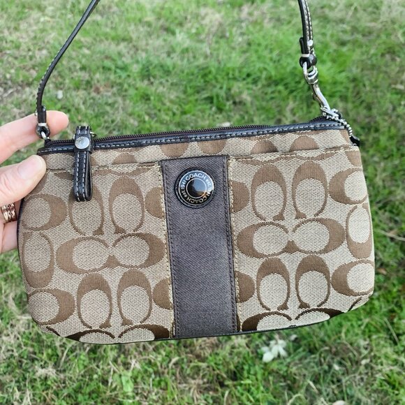 Coach Signature C Wristlet - Picture 10 of 11